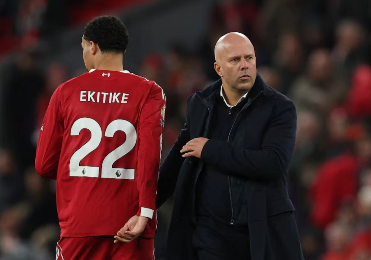 Arne Slot giữa tâm bão: Vì sao HLV Liverpool vẫn giữ thái độ bình thản?