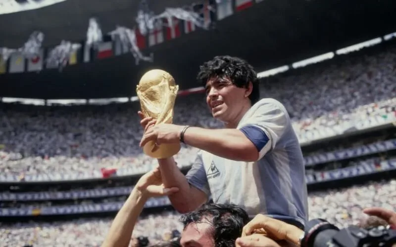 maradona chet vi sao va bi an phia sau ngay cuoi cung
