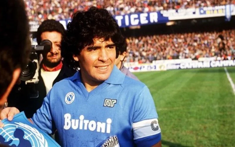 maradona chet vi sao va bi an phia sau ngay cuoi cung