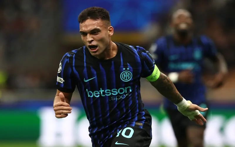 top ghi ban serie a nhung chan sut xuat sac nhat hien nay